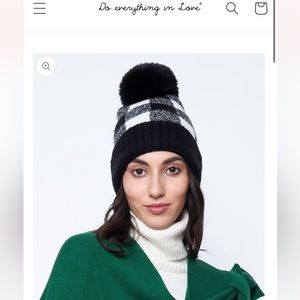 Buffalo Plaid Pom Beanie NWT